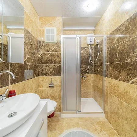 Endly Flat Close To Beach In Konyaslijk Apartment *
