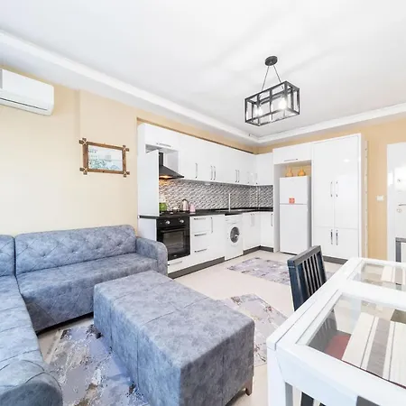 Endly Flat Close To Beach In Konyaslijk Apartment *
